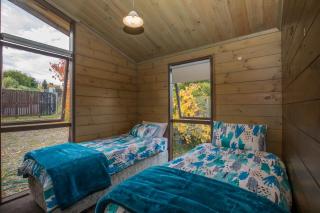 Lakeside Escape - Wanaka Holiday Bach - Wanaka - 3