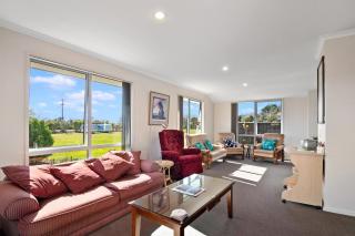 Paradise in Pohara - Pohara Beach Holiday Home - 9
