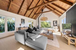 The House - The Lodge Te Horo - 1