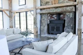 Coombs Hill Barn - 1