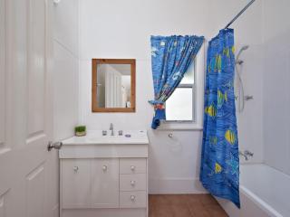 Fingal Beach Shack - Fingal Bay - 4
