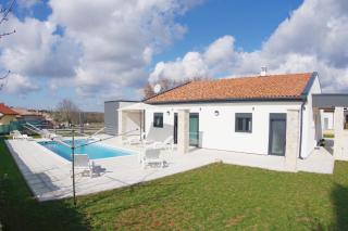 Beautiful villa with private pool on peaceful location, village Sveti Kirin - Vodnjan - 8