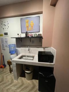 Staycation Cozy Comfortable STAY Hotel QualitY fast Internet Worldwide Channel Cable TV Gaming Netflix Sanitize - Manila - 8