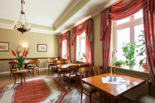 Hotel Garni Schlossgarten - Neustrelitz - 0