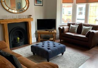Howick House - Gorgeous Cosy Filey Cottage style central location - Sleeps 9 - Filey - 0