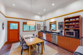 Modern Coastal Retreat - 7