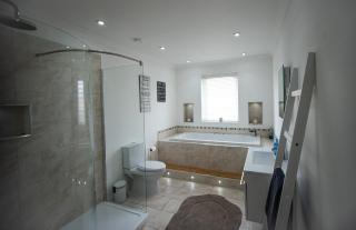 Langley Cottage with patio, spacious rooms - part of Langley Serviced Apartments several properties in Wick - 3