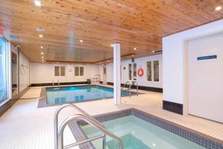 Sandman Hotel & Suites Calgary South - Calgary - 2