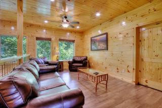Luxury 5bed/6ba Cabin: Theater, Pool Room, Hottub! - Gatlinburg - 8