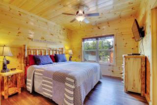 Luxury 5bed/6ba Cabin: Theater, Pool Room, Hottub! - 6