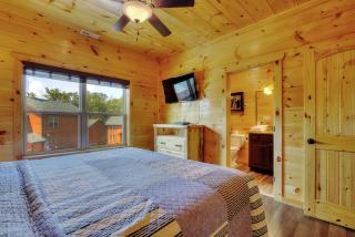 Luxury 5bed/6ba Cabin: Theater, Pool Room, Hottub! - Gatlinburg - 5