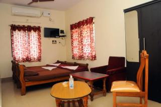 Shwetha Lodge - Kollūru - 3