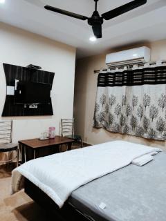 Priyaparadiseinn - 9