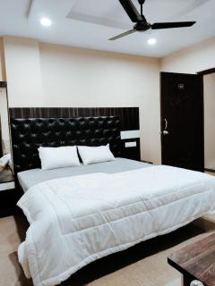 Priyaparadiseinn - 5