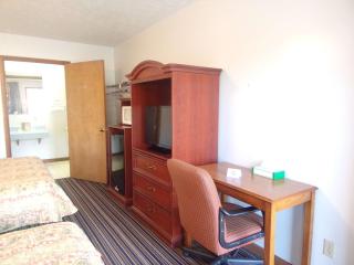 Huggy Bear Motel - Warren - 2