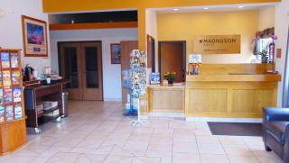 Magnuson Hotel Manitou Springs - 7