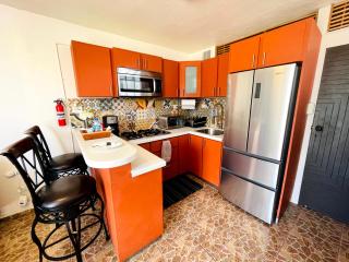 Cozy Studio Retreat with Private Parking and FREE Laundry - 2