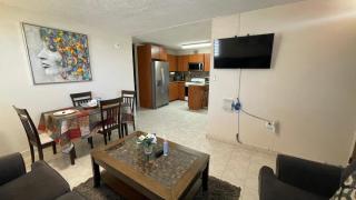 Oasis in the South of the Island with FREE parking and laundry - 7