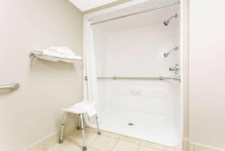 Super 8 by Wyndham Orangeburg Near I-26 - Orangeburg - 6