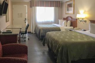 Quality Inn & Suites Oceanside Near Camp Pendleton - 2