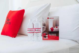 RedDoorz Plus @ Vantas Hotel Parbaba - Sinapuran - 7
