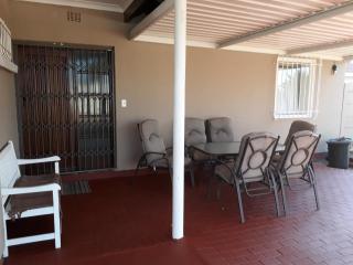 Robertsham (Halaal) Self Catering Cottages - 5