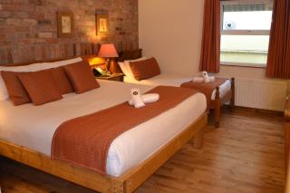 Walsh's Hotel and Apartments - Maghera - 7