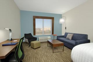 Holiday Inn Express & Suites Columbus North by IHG - Columbus - 6