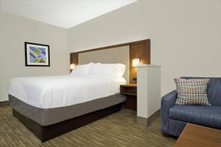 Holiday Inn Express & Suites Columbus North by IHG - Columbus - 8