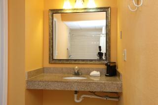 BLUE SKY INN Glens Falls-Saratoga-Lake George - Glens Falls - 2