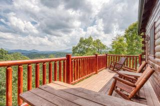 The Majestic View, Hot Tub, Mtn Views, WIFI, 560 FREE tickets each paid day - 9