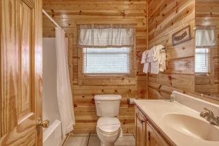 The Majestic View, Hot Tub, Mtn Views, WIFI, 560 FREE tickets each paid day - 2