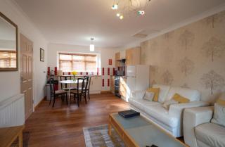 Surlingham Lodge Garden Cottage in RSPB village near Norwich - Norwich - 0