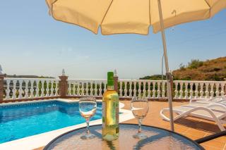 VILLA ANDALUCÍA: cerca de todo, intimidad y espacio - Nerja - 2