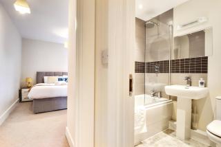 Sapphire Serviced Apartment - Chelmsford - 6
