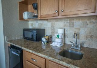 Coconut Palms Beach Resort II a Ramada by Wyndham - New Smyrna Beach - 5
