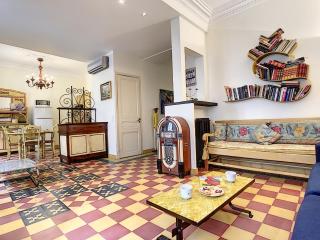 Nestor&Jeeves - SIXTIES - Central - Very close sea - Retro - Niza - 6