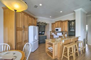 Bright and Sunny Riverview Oasis with Pool and Pond - Riverview - 4