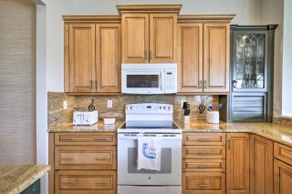 Bright and Sunny Riverview Oasis with Pool and Pond - Riverview - 2