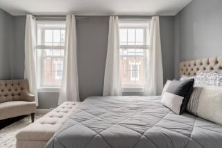 Stunning 3BR Modern Charm in South Philly - 8