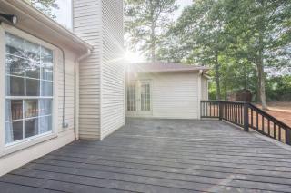 Stylish & Spacious Home Near ATL - Jonesboro - 2