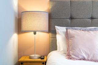 Central Apartment With 55” Smart TV+Netflix - Andover - 3