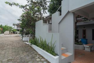 Lembur Kiwari Setra Duta Mitra RedDoorz - 3