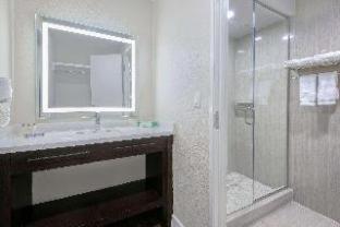 Hawthorn Extended Stay by Wyndham McAllen - McAllen - 5