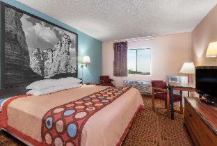 Super 8 by Wyndham Wakeeney - WaKeeney - 8