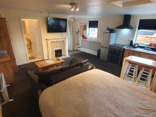 Sherwood Studio Annexe 1 Bedroom Entire Property - 9