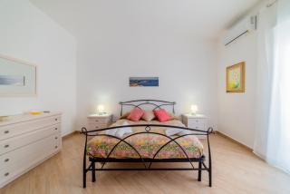 GuestHost - Archaeological Park Apartment - 9