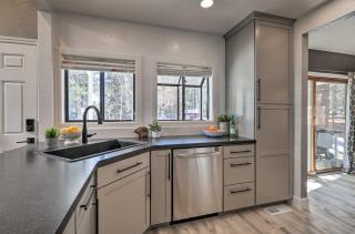 Luxurious and Forested Oasis in Flagstaff with Hot Tub - Mountainaire - 3