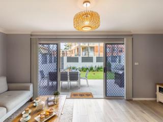 Kristie Court 3, 7 Weatherly Close with air con and close to the beach - 5