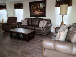 The Villa - Amazingly Comfortable King Beds - 1